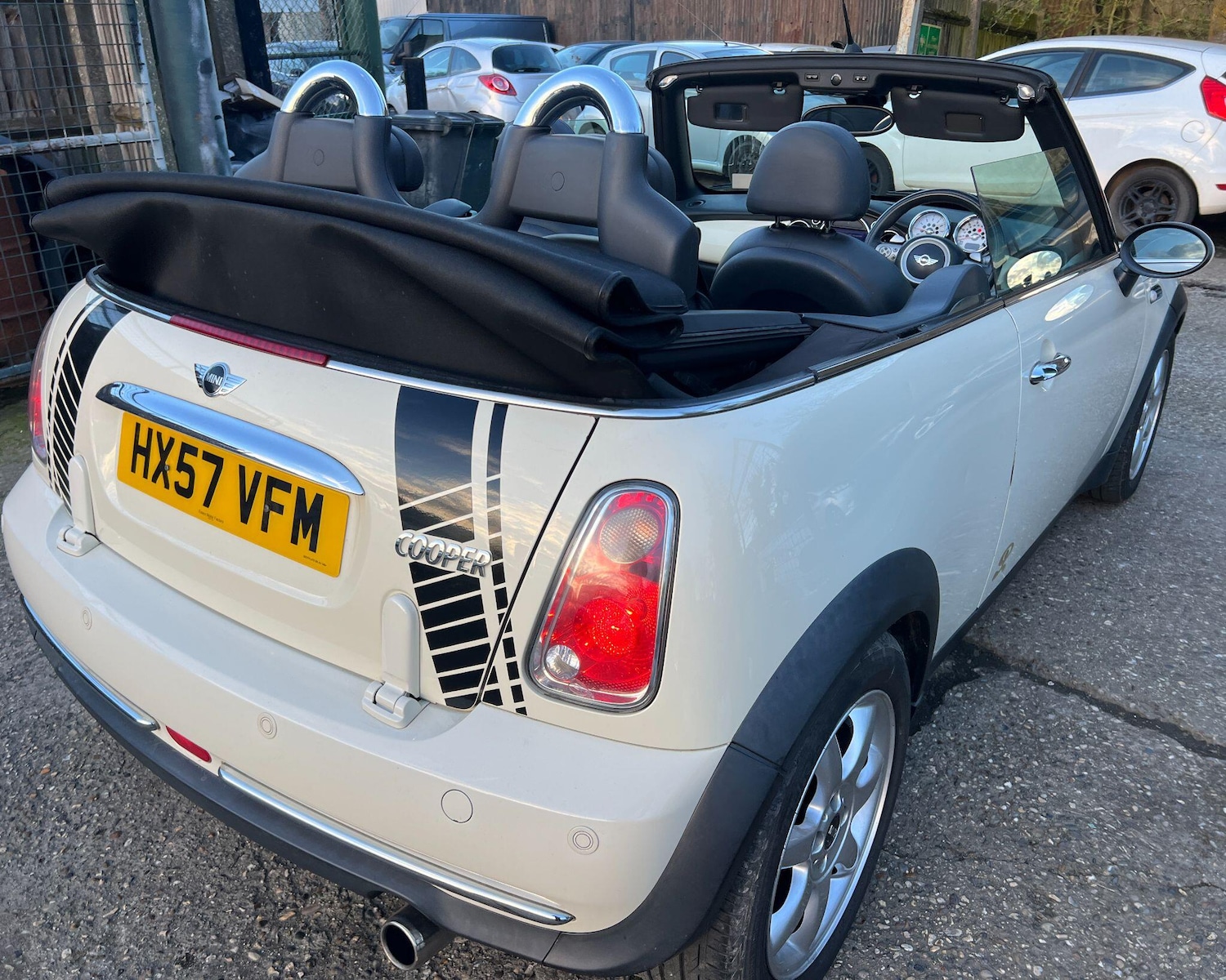 Used MINI Convertible 2007 for sale - 77823945: Photo 12