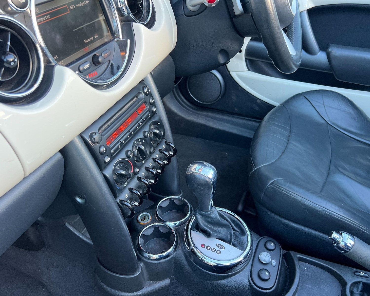 Used MINI Convertible 2007 for sale - 77823945: Photo 14