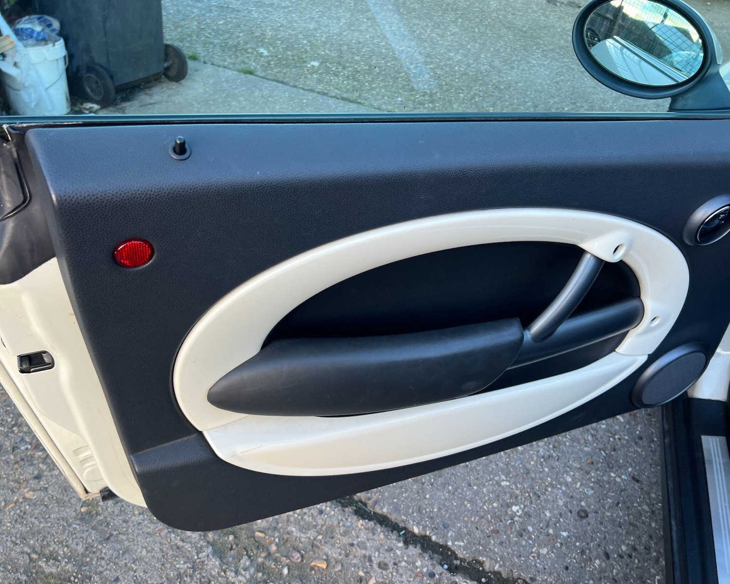 Used MINI Convertible 2007 for sale - 77823945: Photo 15