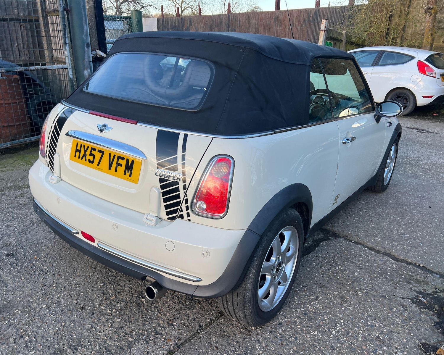 Used MINI Convertible 2007 for sale - 77823945: Photo 8