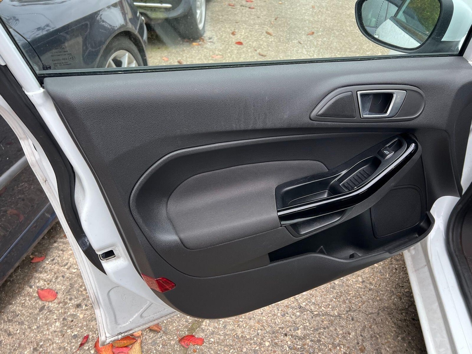 Used Ford Fiesta 2013 for sale - 76865428: Photo 9