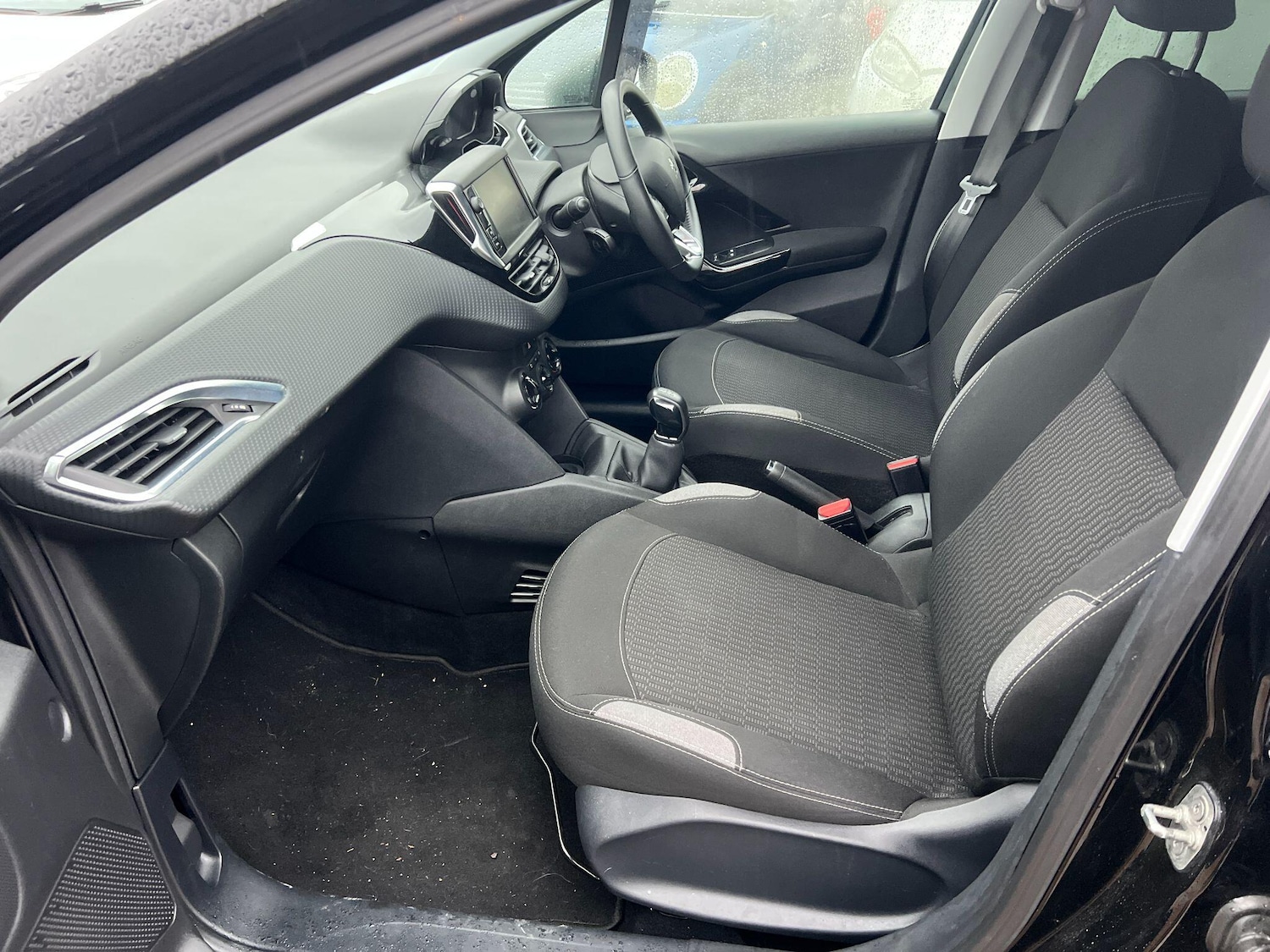 Used Peugeot 208 2016 for sale - 76866475: Photo 15