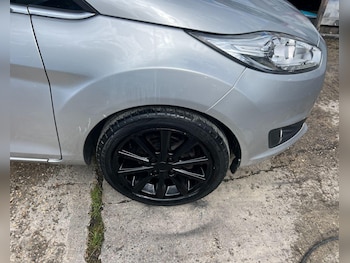 Used Ford Fiesta 2015 for sale - 78810148: Photo
