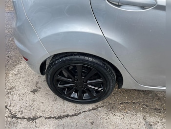 Used Ford Fiesta 2015 for sale - 78810148: Photo