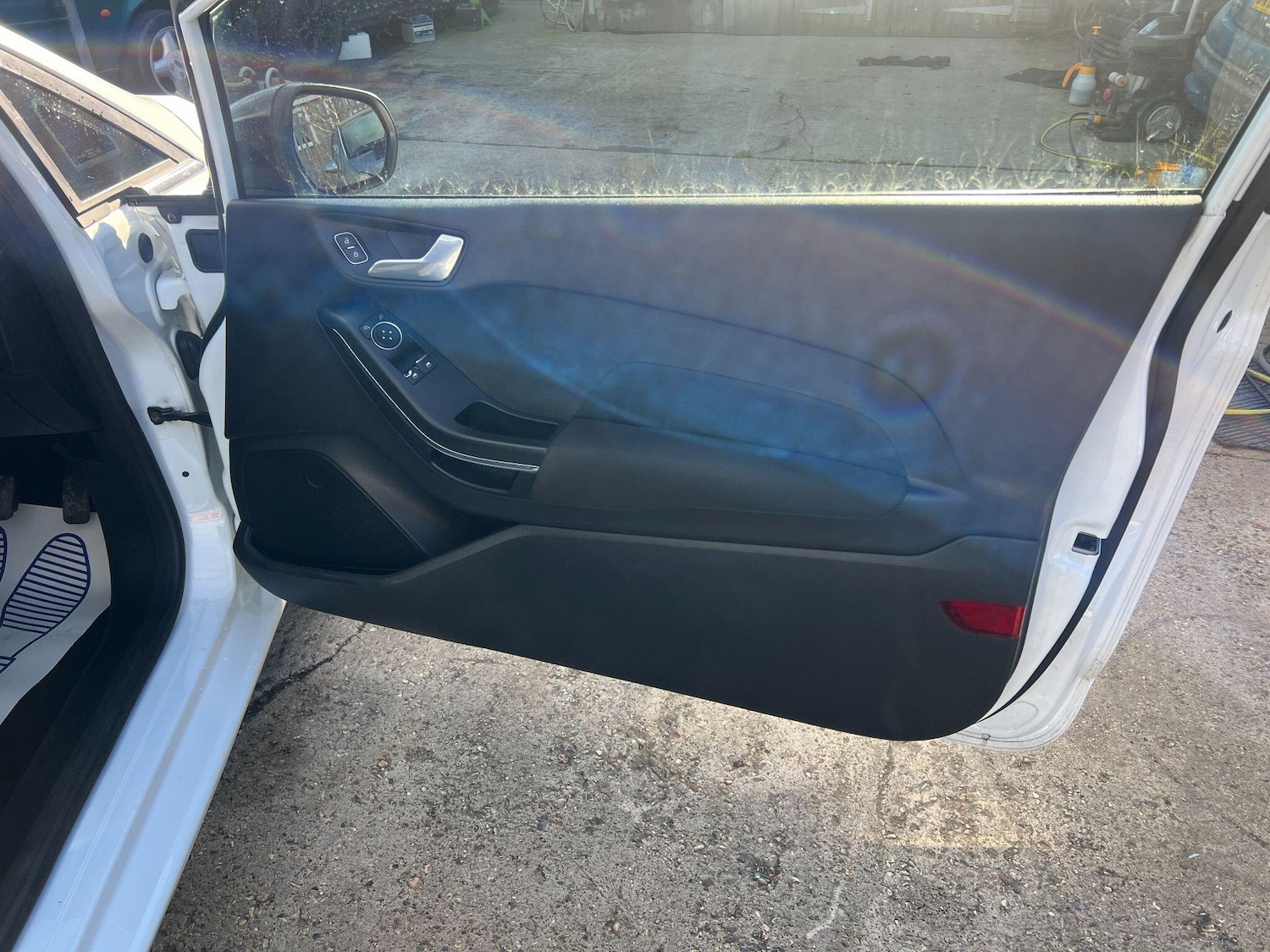 Used Ford Fiesta 2018 for sale - 76613095: Photo 19