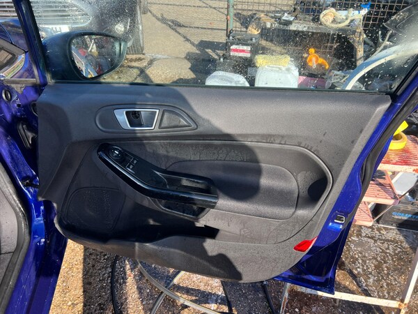 Used Ford Fiesta 2014 for sale - 76109358: Photo 11