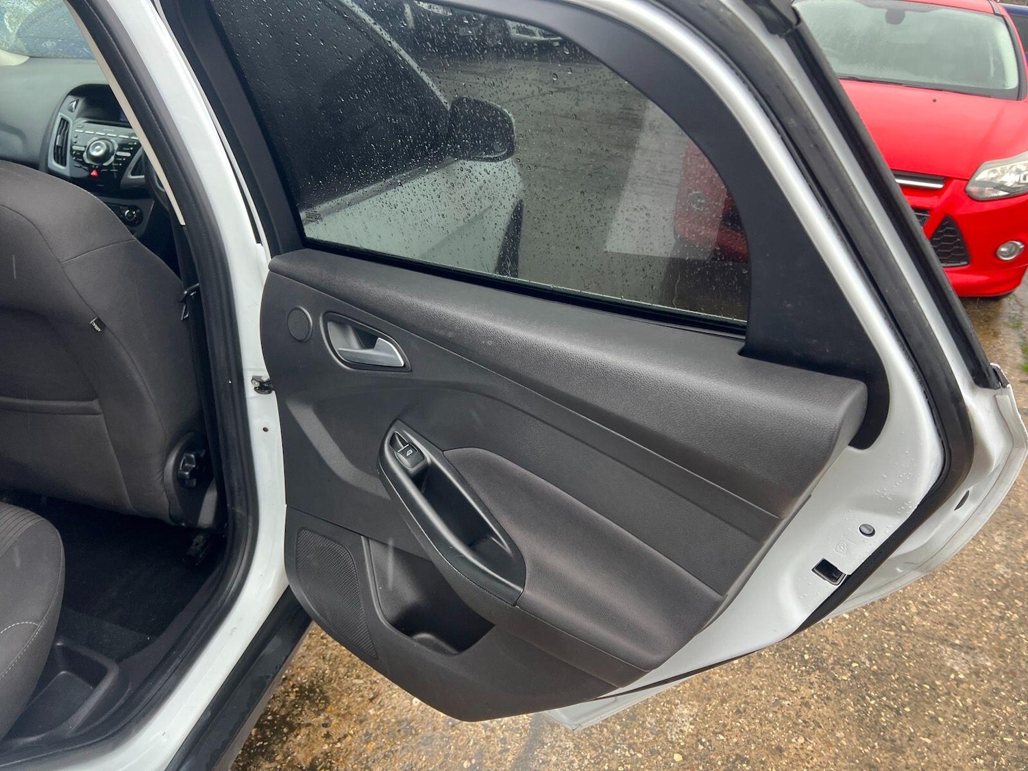 Used Ford Focus 2014 for sale - 76865379: Photo 14