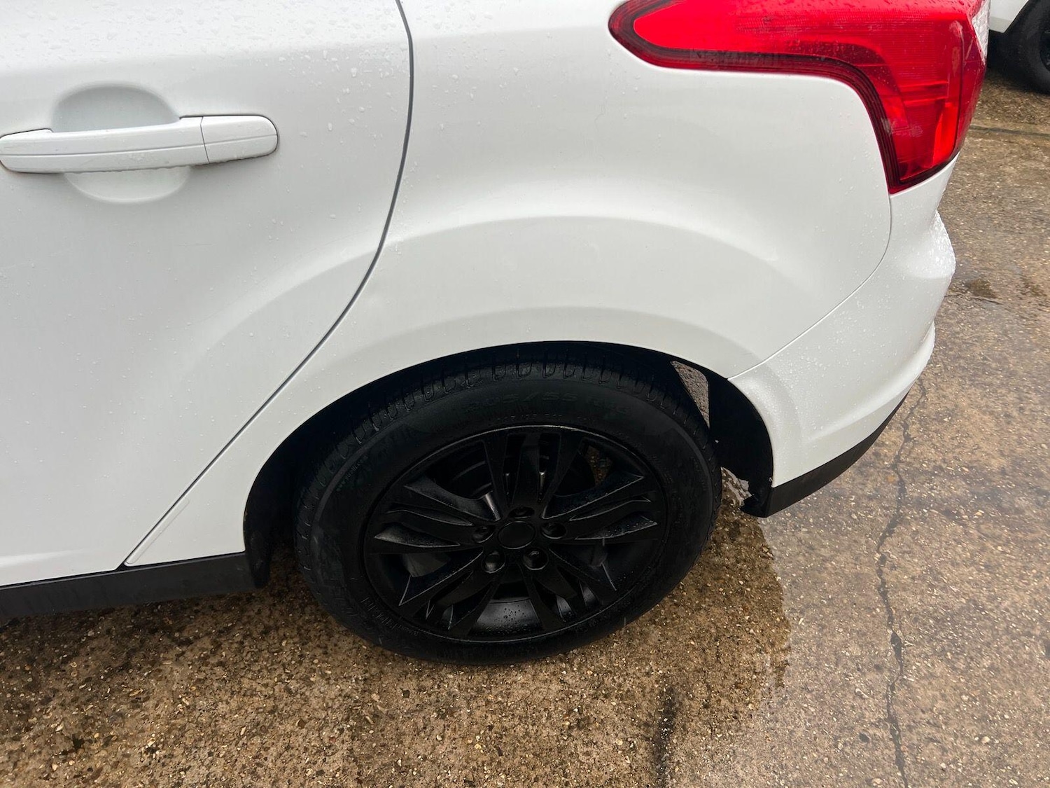 Used Ford Focus 2014 for sale - 76865379: Photo 5