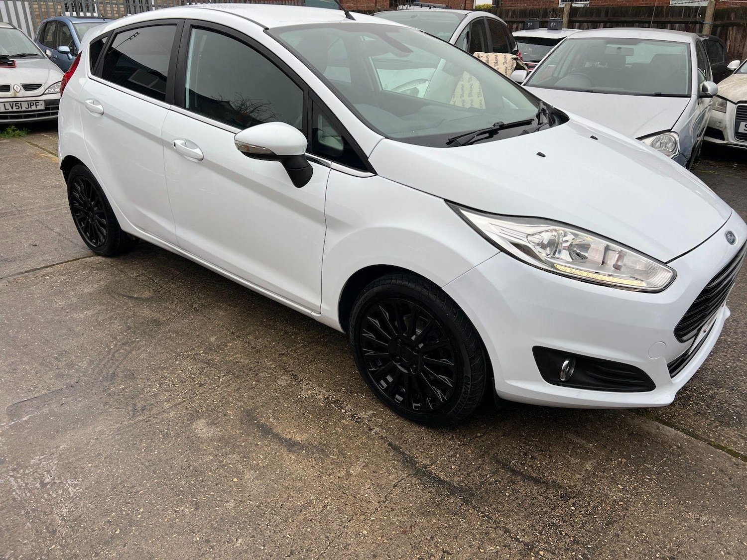Used Ford Fiesta 2013 for sale - 77411993: Photo 2