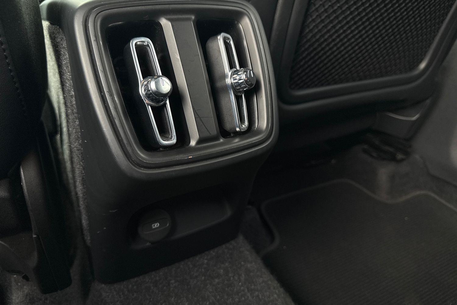 Used Volvo XC40 2020 for sale - 76617141: Photo 29