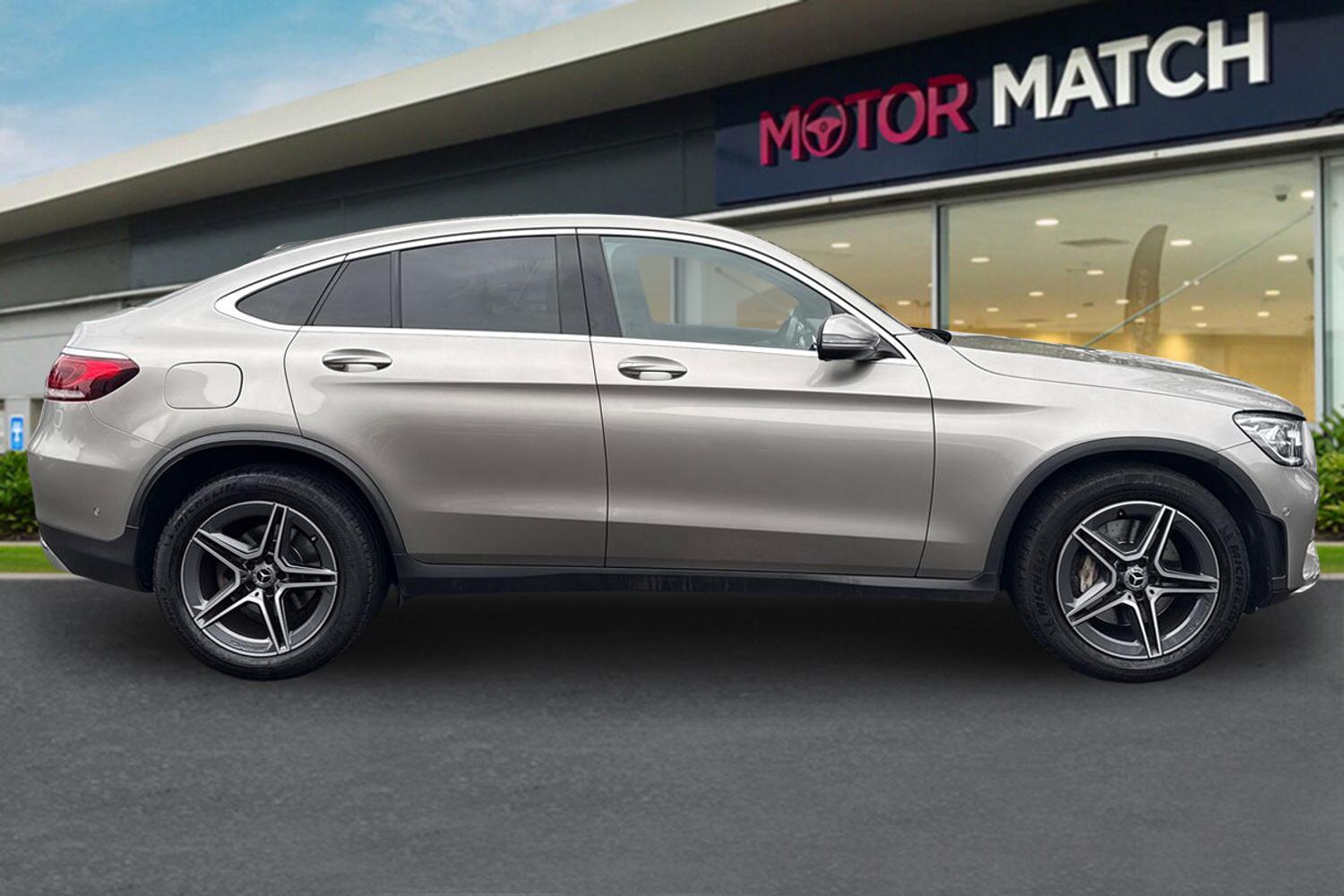 Used Mercedes-Benz GLC 2019 for sale - 77862882: Photo 3