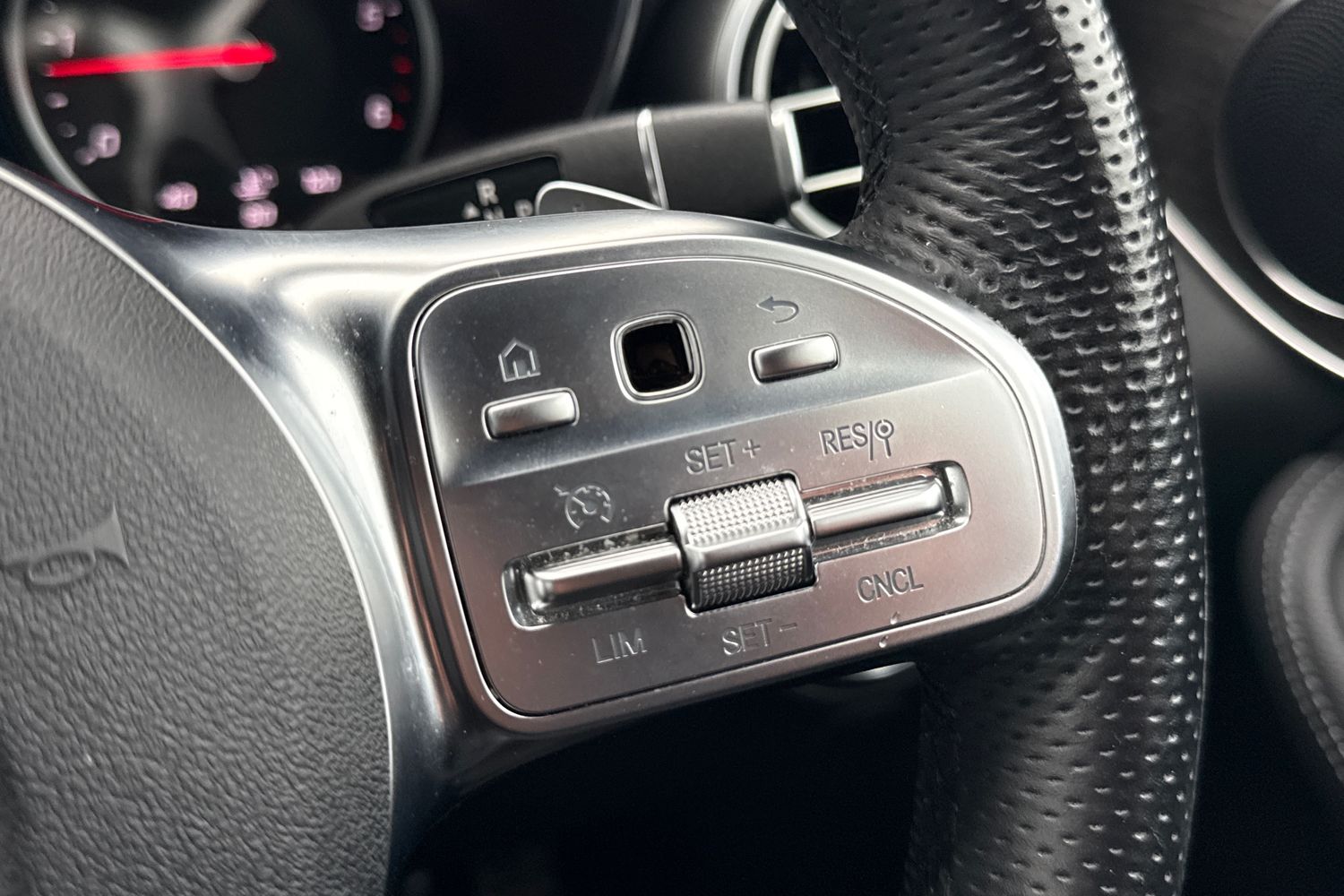 Used Mercedes-Benz GLC 2019 for sale - 77862882: Photo 30