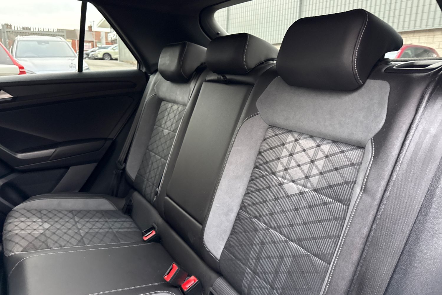 Used Volkswagen T-Roc 2024 for sale - 77064701: Photo 14