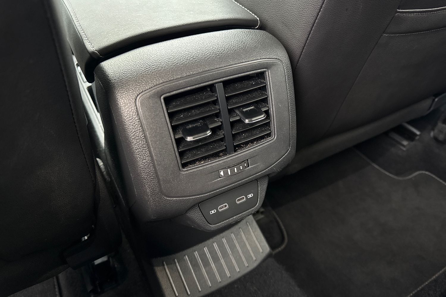 Used Volkswagen T-Roc 2024 for sale - 77064701: Photo 31