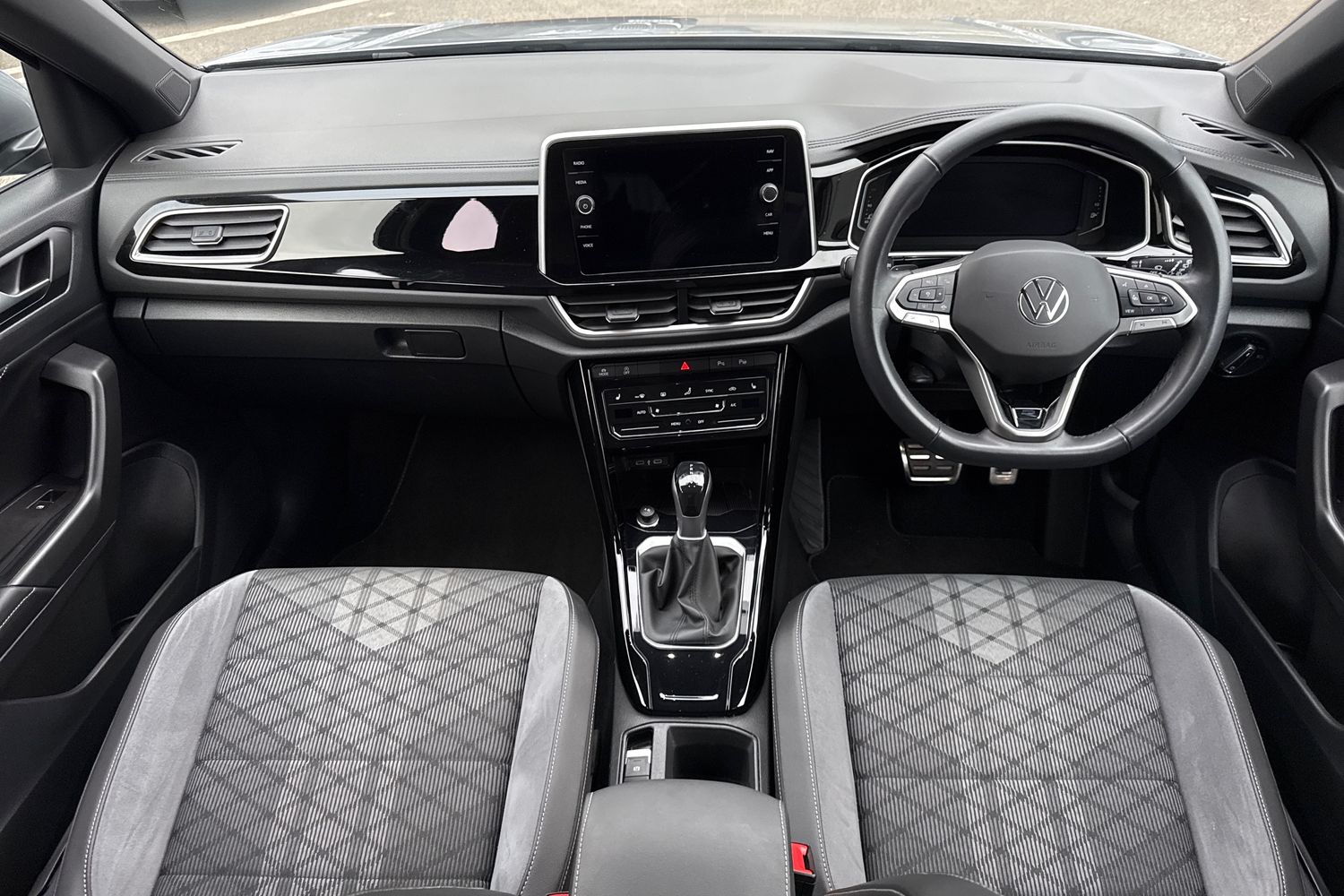 Used Volkswagen T-Roc 2024 for sale - 77064701: Photo 32