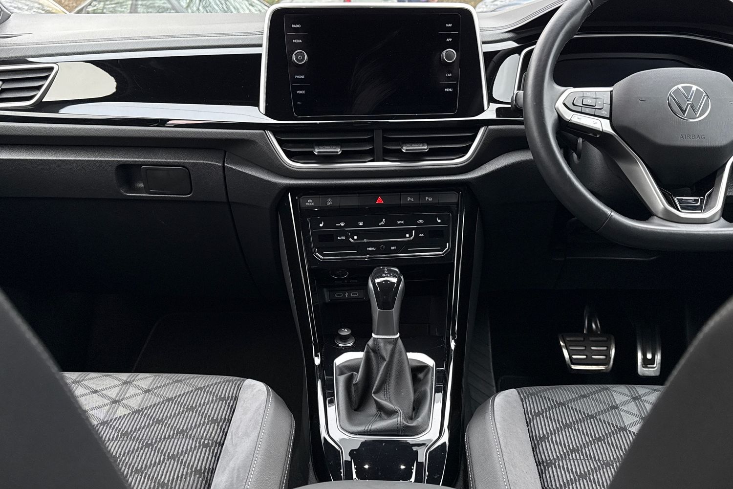 Used Volkswagen T-Roc 2024 for sale - 77064701: Photo 33