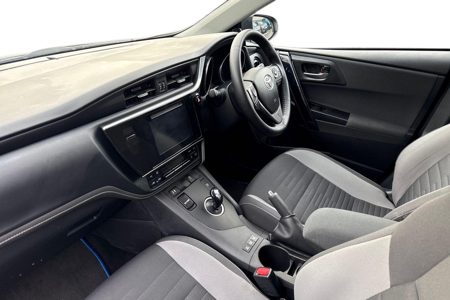 Used Toyota Auris 2017 for sale - 76847905: Photo 9