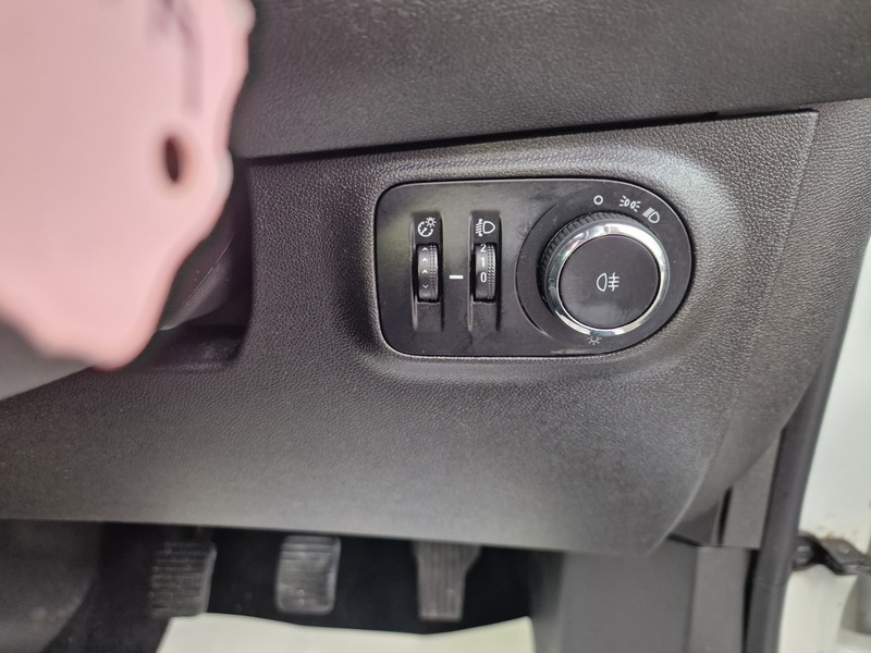 Used Vauxhall ADAM 2015 for sale - 77020510: Photo 15