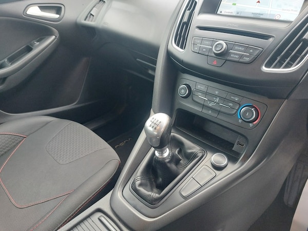 Used Ford Focus 2017 for sale - 76148420: Photo 16