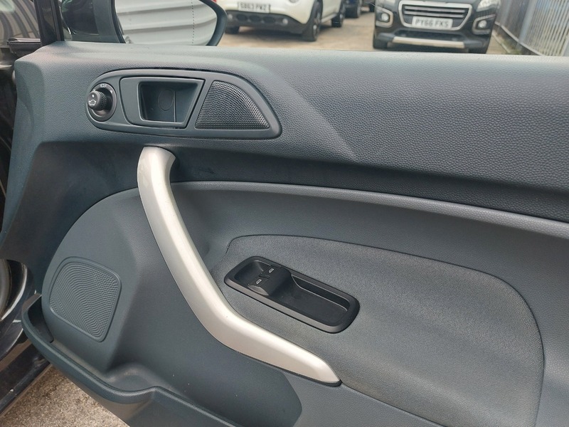 Used Ford Fiesta 2011 for sale - 76250257: Photo 23