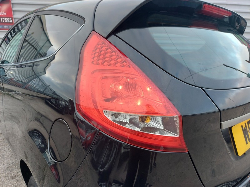 Used Ford Fiesta 2011 for sale - 76250257: Photo 24