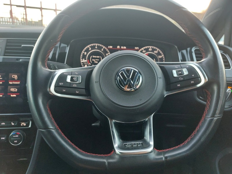 Used Volkswagen Golf 2017 for sale - 76962925: Photo 21