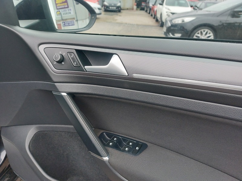 Used Volkswagen Golf 2016 for sale - 76768945: Photo 31