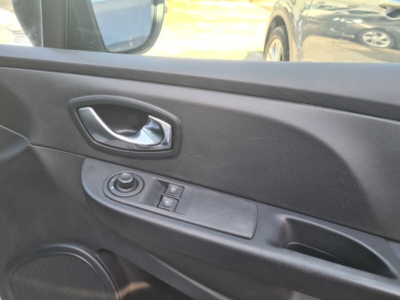 Used Renault Clio 2014 for sale - 77891441: Photo 16