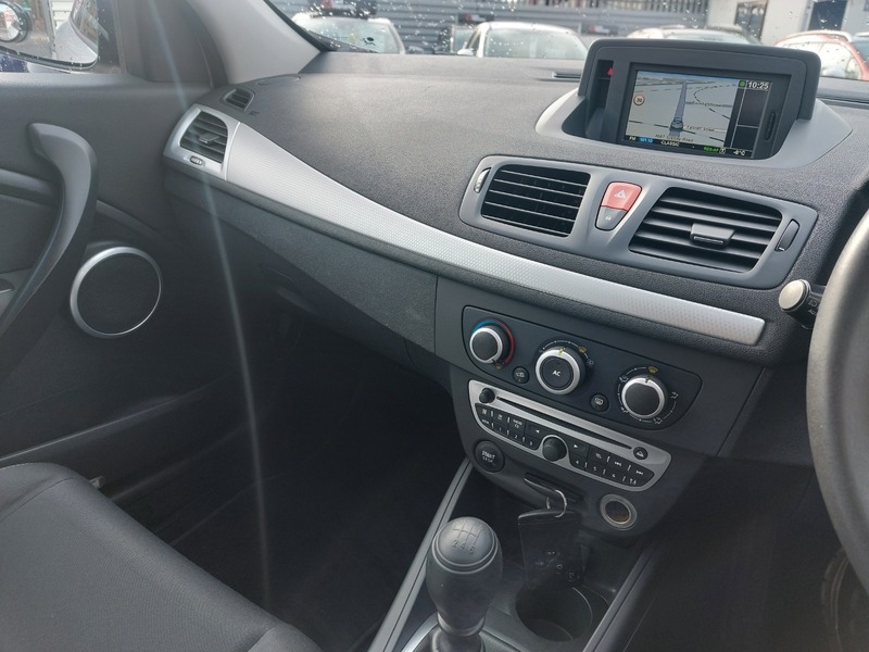 Used Renault Megane 2011 for sale - 77609608: Photo 14