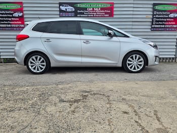 Used Kia Carens 2015 for sale - 79680514: Photo