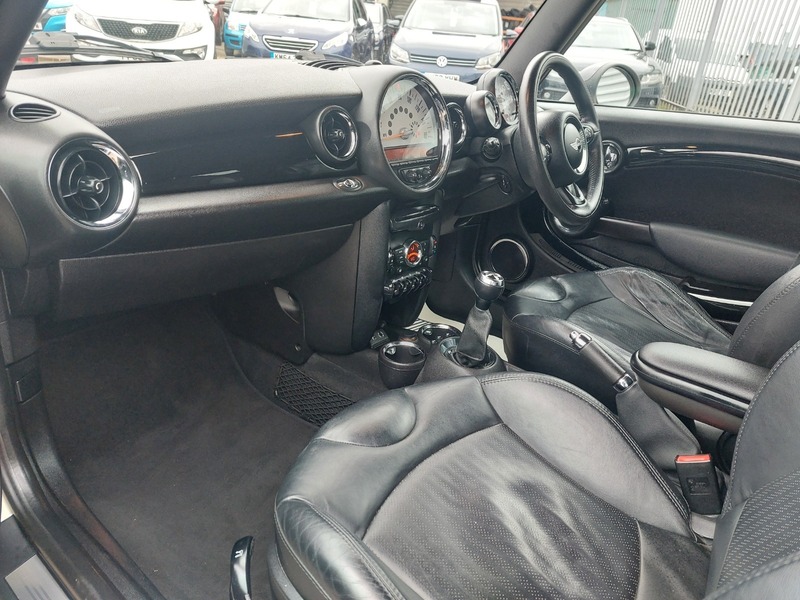 Used MINI Convertible 2014 for sale - 77303298: Photo 13