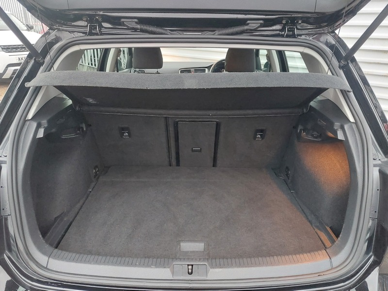 Used Volkswagen Golf 2015 for sale - 76547394: Photo 26