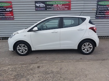 Used Hyundai i10 2017 for sale - 79409972: Photo