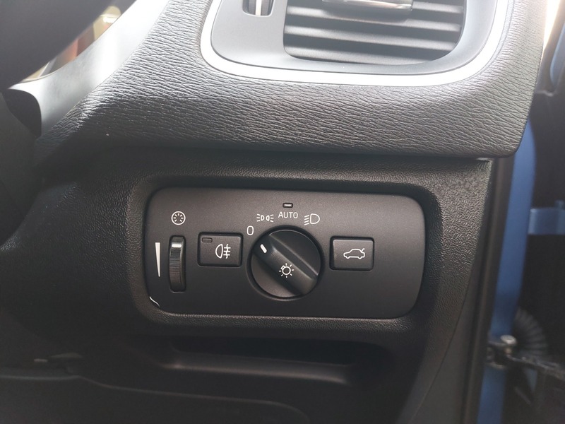 Used Volvo V40 2015 for sale - 77303305: Photo 21