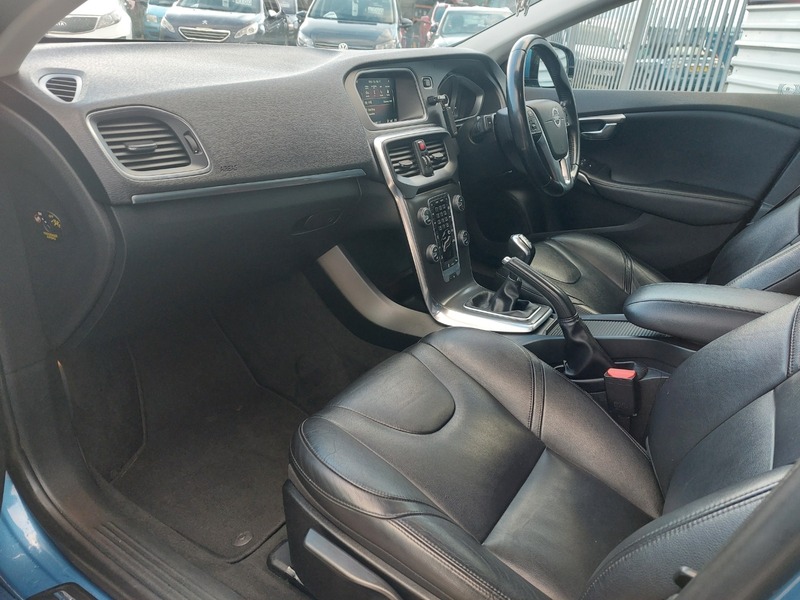 Used Volvo V40 2015 for sale - 77303305: Photo 9
