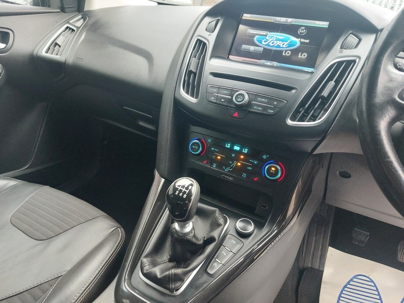 Used Ford Focus 2015 for sale - 76863596: Photo 15