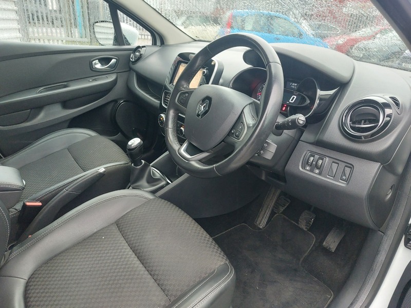 Used Renault Clio 2018 for sale - 77535622: Photo 2