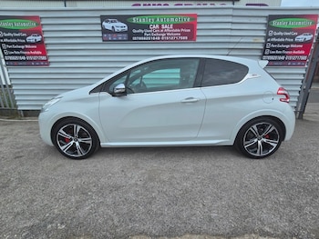 Used Peugeot 208 2015 for sale - 78762556: Photo