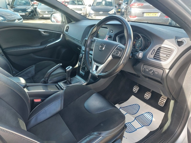 Used Volvo V40 2016 for sale - 78069641: Photo 10