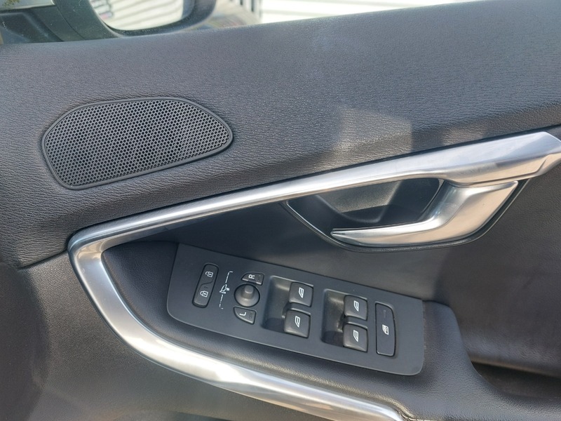 Used Volvo V40 2016 for sale - 78069641: Photo 24