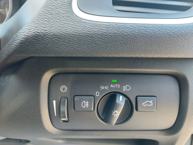 Used Volvo V40 2016 for sale - 78069641: Photo 25