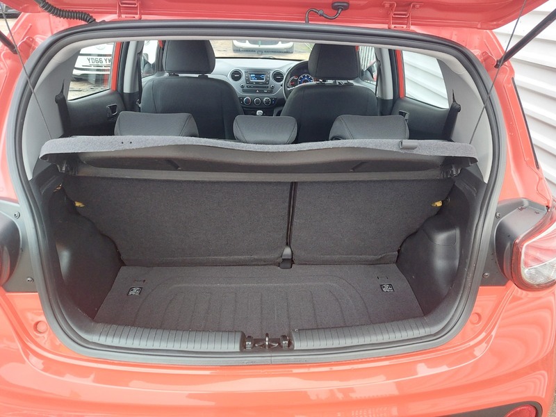 Used Hyundai i10 2018 for sale - 76454903: Photo 15