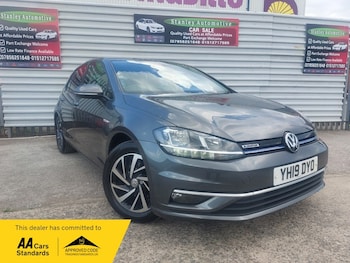 Used Volkswagen Golf 2019 for sale - 79023456: Photo