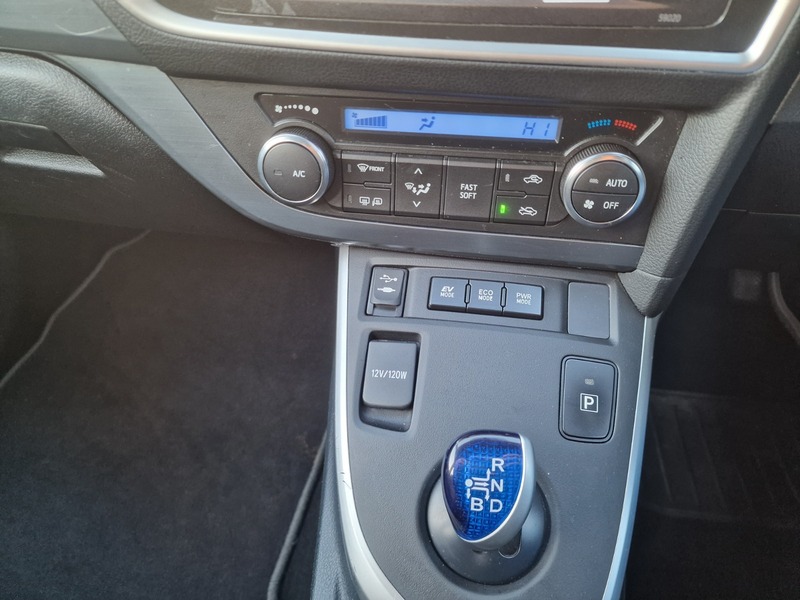 Used Toyota Auris 2012 for sale - 77053670: Photo 14