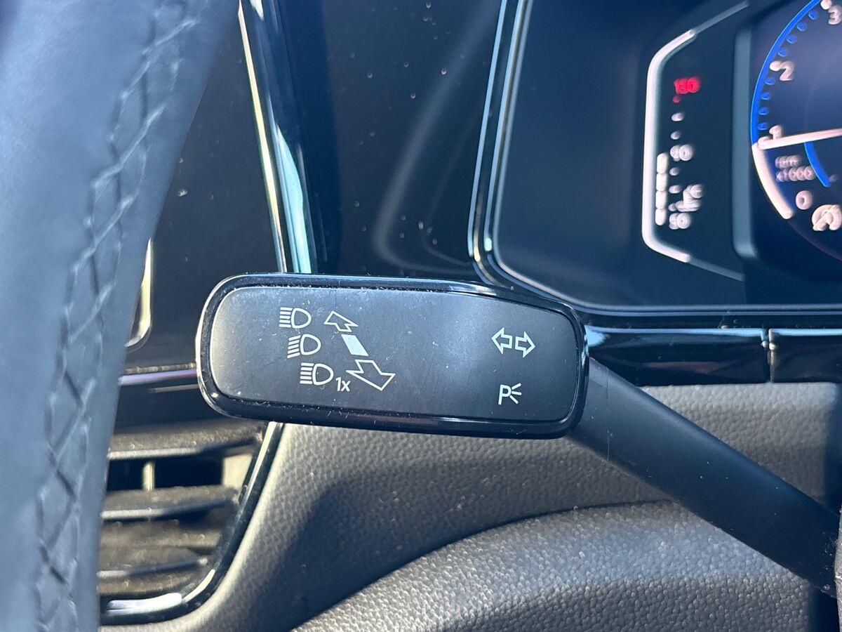 Used Volkswagen T-Roc 2023 for sale - 76612959: Photo 19