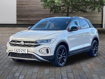 Used Volkswagen T-Roc 2023 for sale - 76612959: Photo