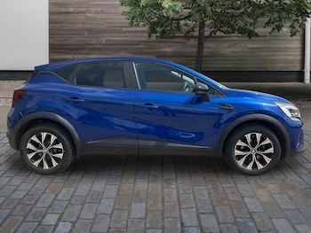 Used Renault Captur 2023 for sale - 78728569: Photo