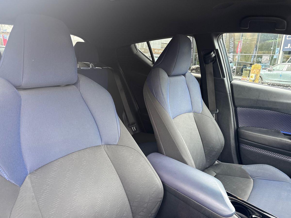 Used Toyota C-HR 2018 for sale - 77411883: Photo 32