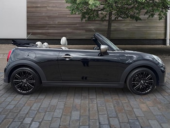 Used MINI Convertible 2024 for sale - 79533560: Photo