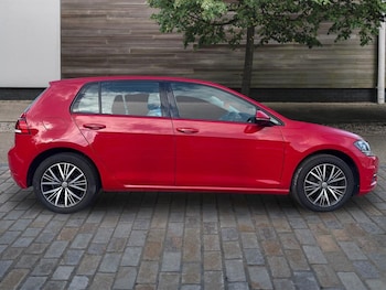 Used Volkswagen Golf 2018 for sale - 78982015: Photo